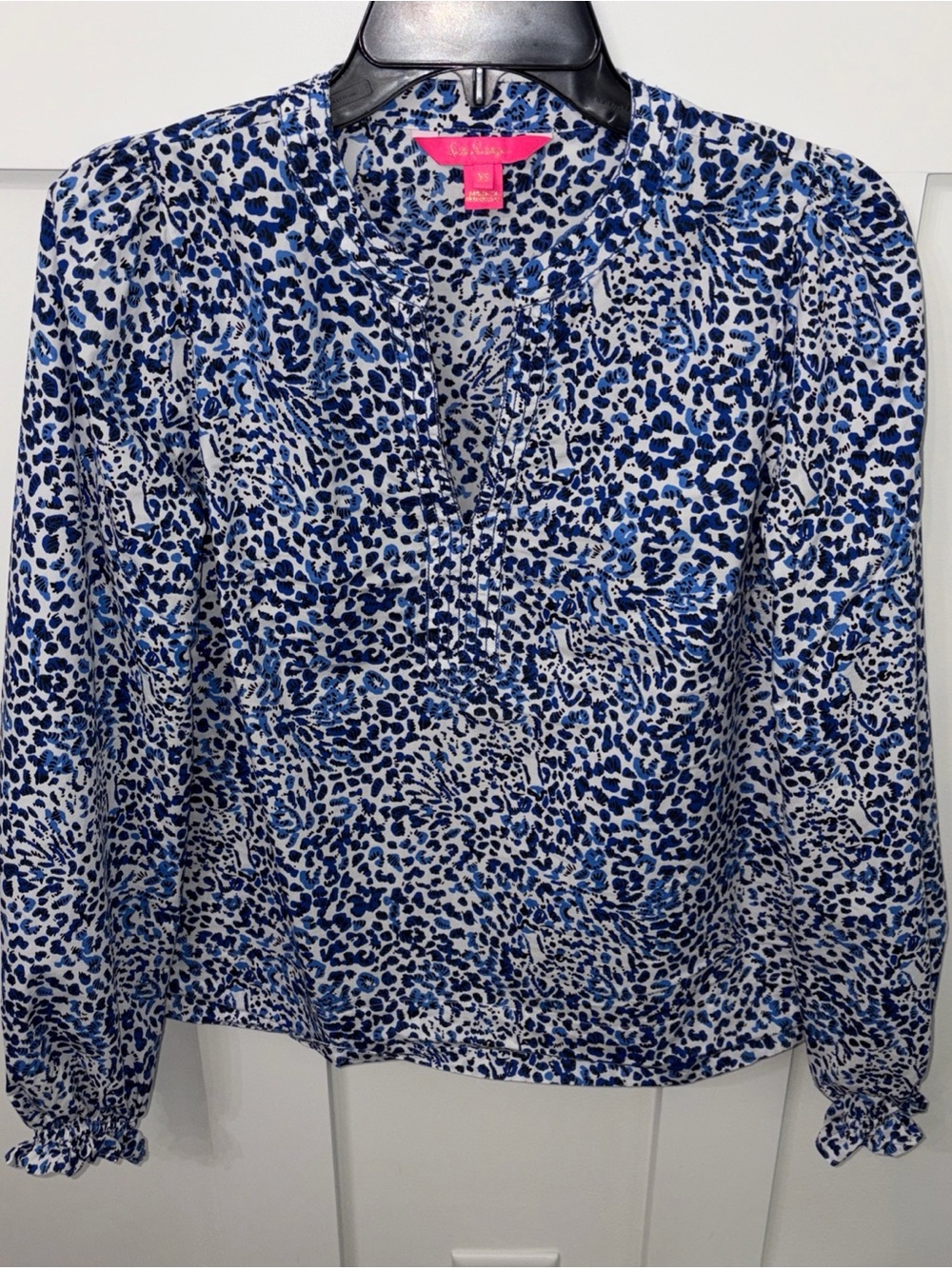 Lilly Pulitzer V neck pullover blouse-XS-Blue & white speckled pattern